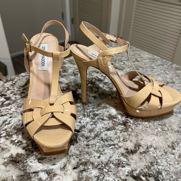 NWOT Nude/Tan Kismit Steve Madden Platform Heels Tribute Inspired size 7.5 - Picture 1 of 5